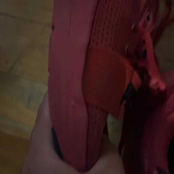 Red - Picture 3 of 4